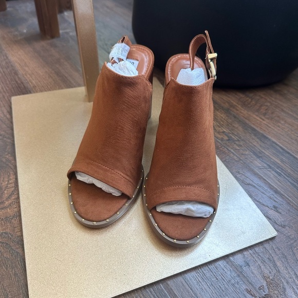 Steve Madden | Brown Peep-Toe Block Heel Mules - Picture 2 of 6